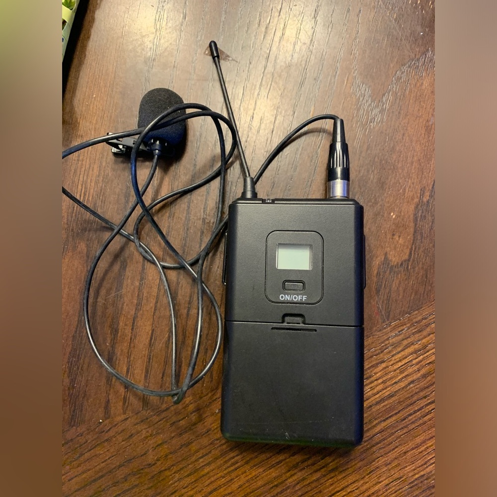 Fifine Technology Lavalier/Headset Wireless Microphone K031 UHF 565-584